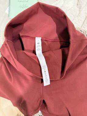 Lululemon Wunder Train High Rise Tights size 4 align red merlot